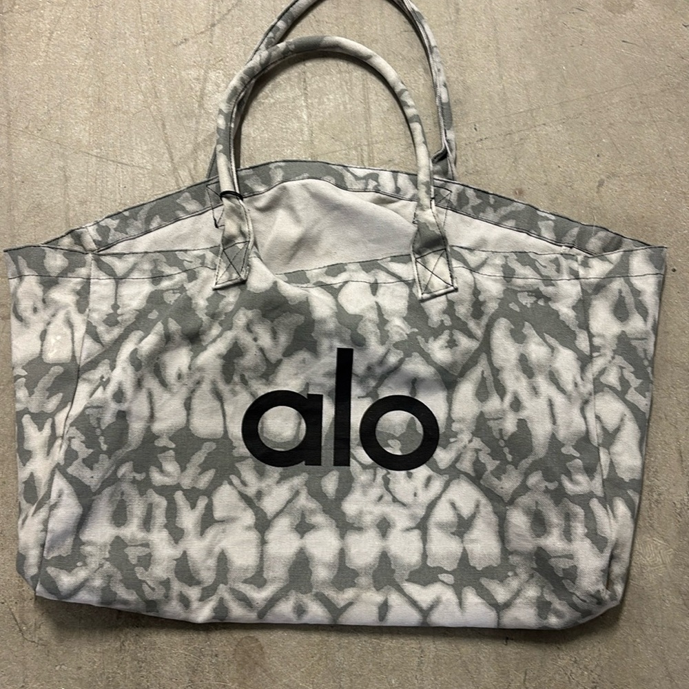 Alo Yoga Shopper Tote Bag Gray Tie Dye Large Gym Cotton Canvas Oversized Beach